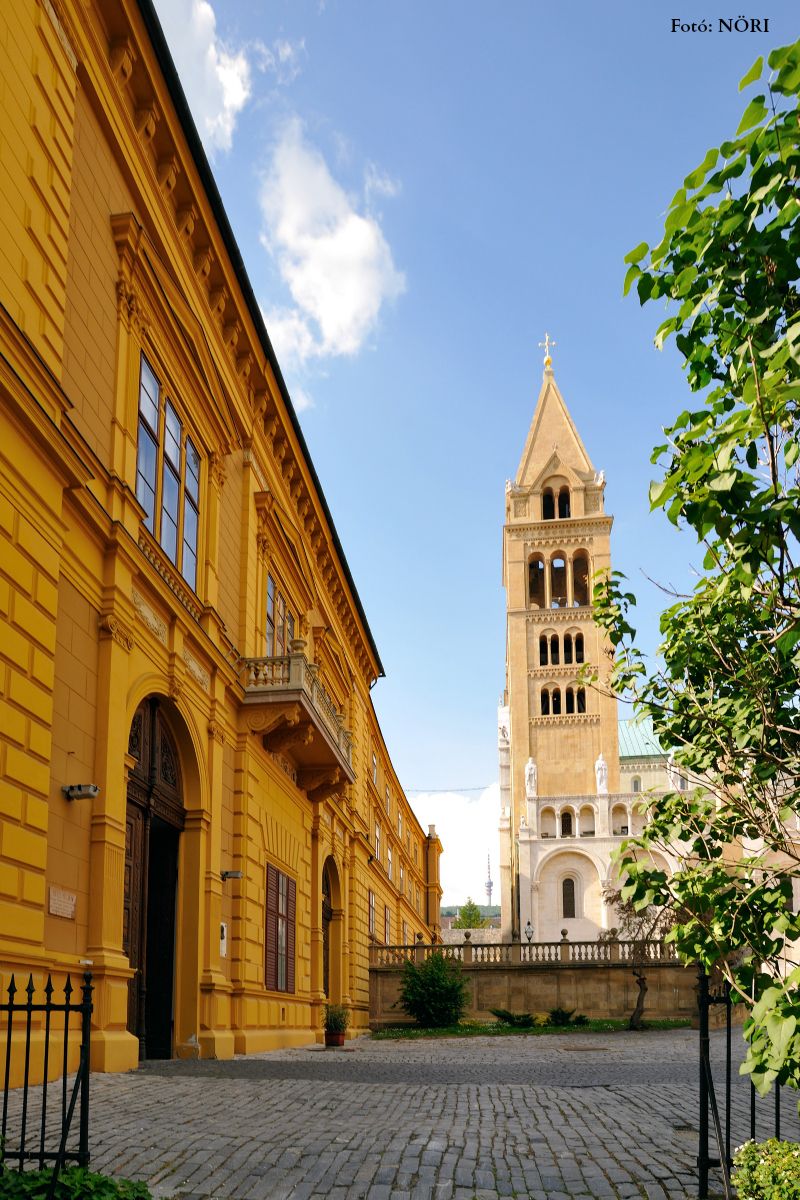 Pécs, székesegyház, püspöki palota és a középkori egyetem 