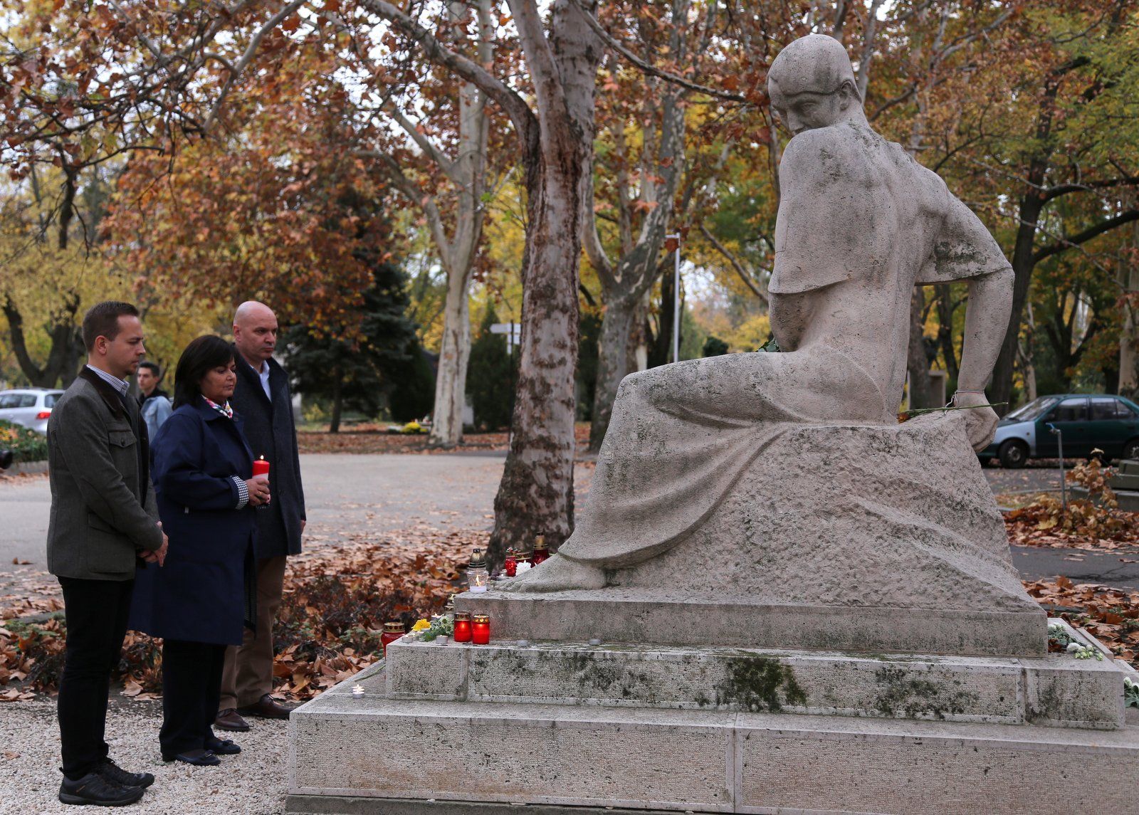 Gyertyák gyúltak a Nemzeti sírkert nagyjainak emlékére