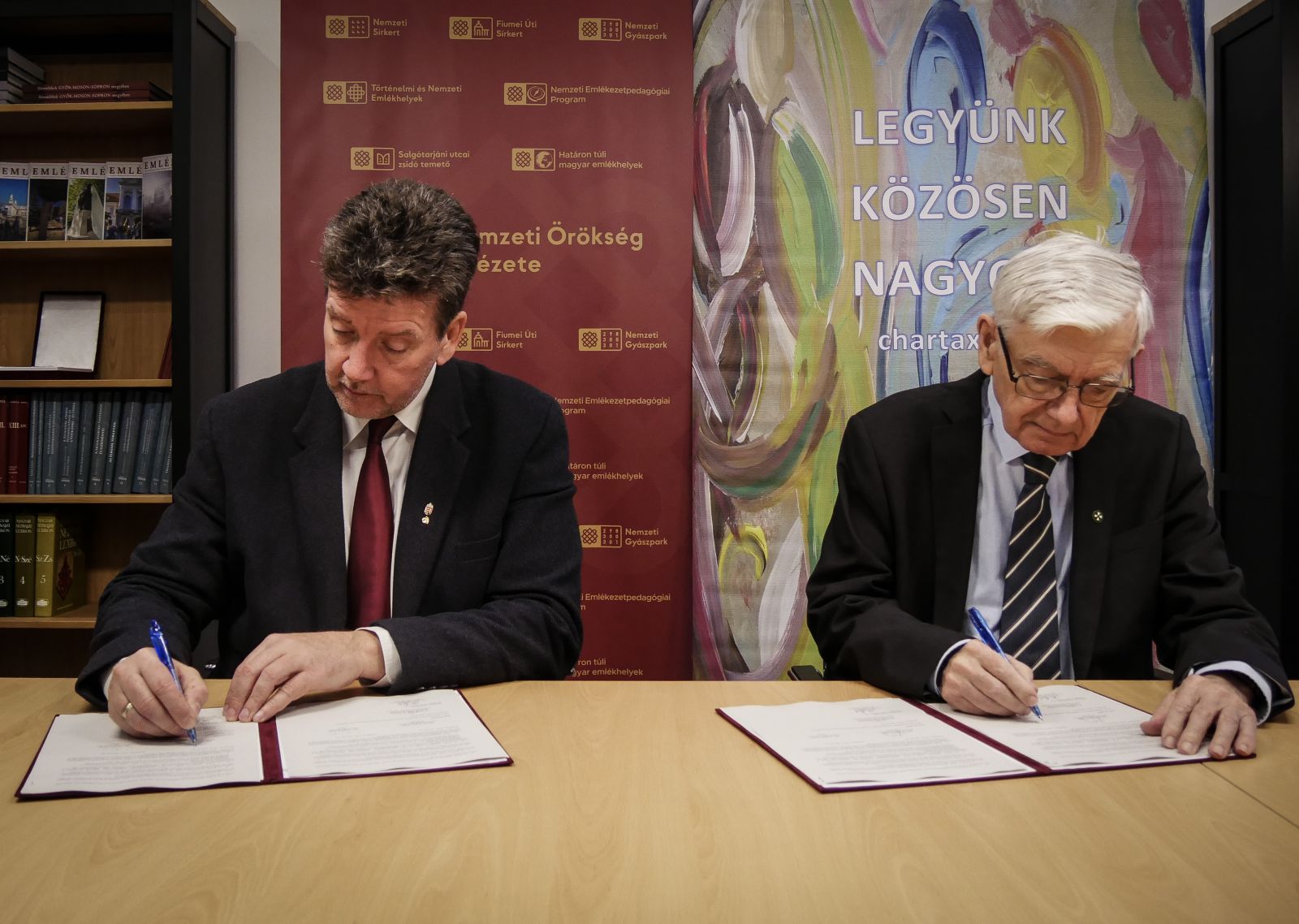 Együttműködési megállapodást írt alá a Nemzeti Örökség Intézete és a Charta XXI. Egyesület