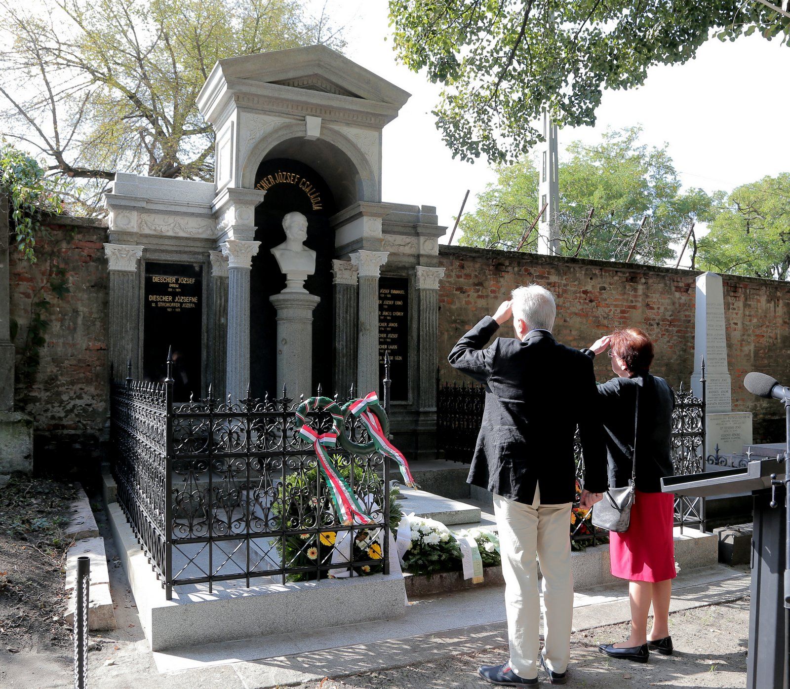 Felújították a 145 éve elhunyt Diescher József építész síremlékét