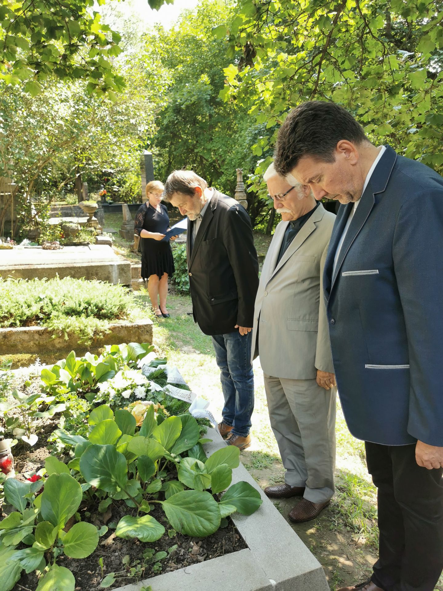 Megújult Szőnyi István síremléke Zebegényben