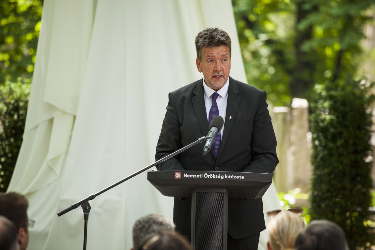 Móczár Gábor beszéde a Petőfi család megújult síremlékének átadásán