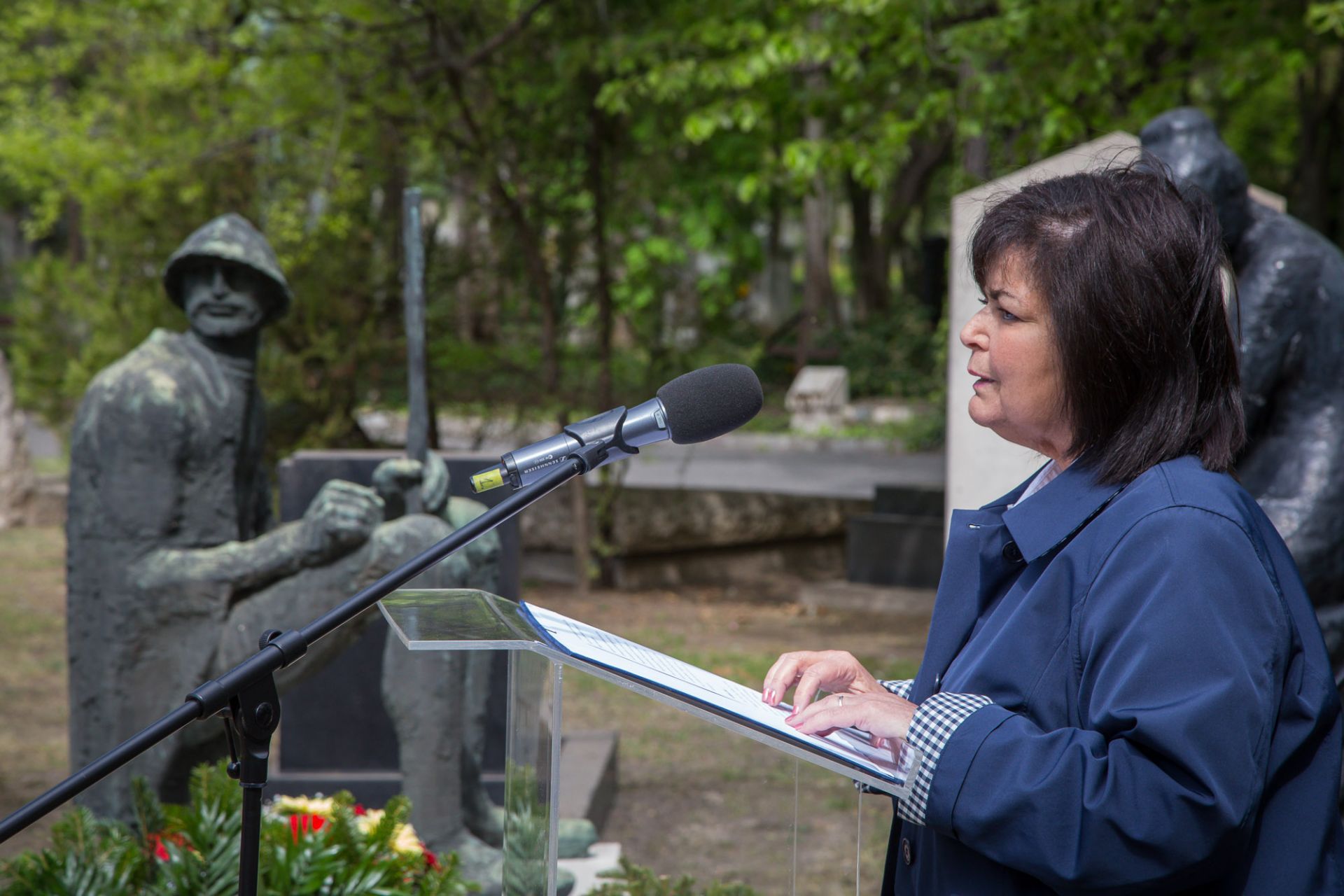 Mednyánszky László festőművészre emlékeztek  a Fiumei úti sírkertben halálának századik évfordulója alkalmából