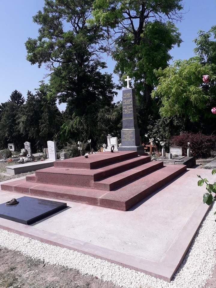 Megújult Jánosi Gusztáv és Forster Gyula síremléke
