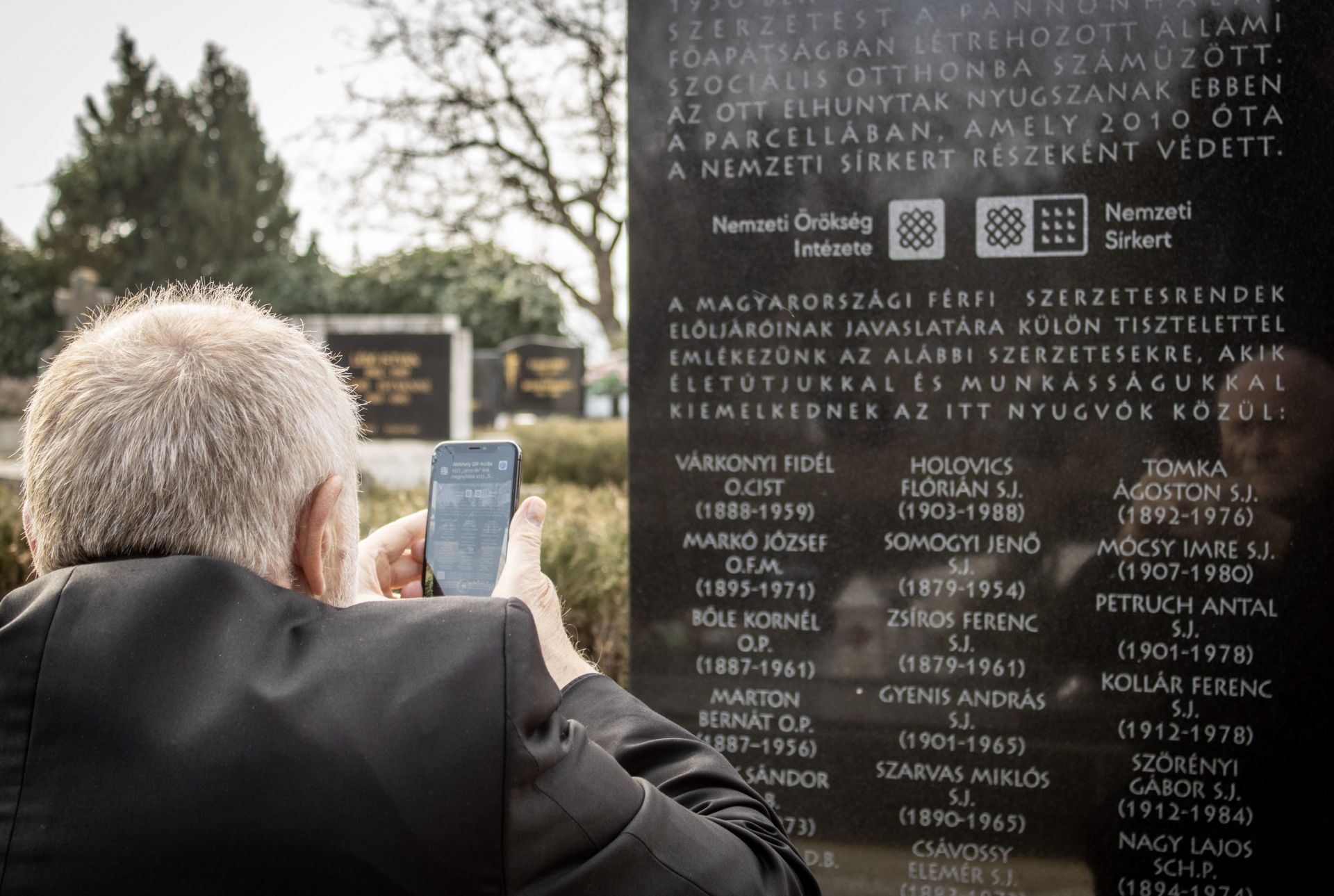 Parcellakövet és emléktáblát avattunk Pannonhalmán a Kommunista diktatúrák áldozatainak emléknapján