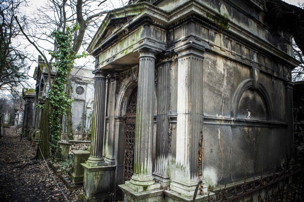 Százötven éve kezdődött a Salgótarjáni utcai zsidó temető története – Kétszer annyian nyugszanak itt, mint korábban hitték
