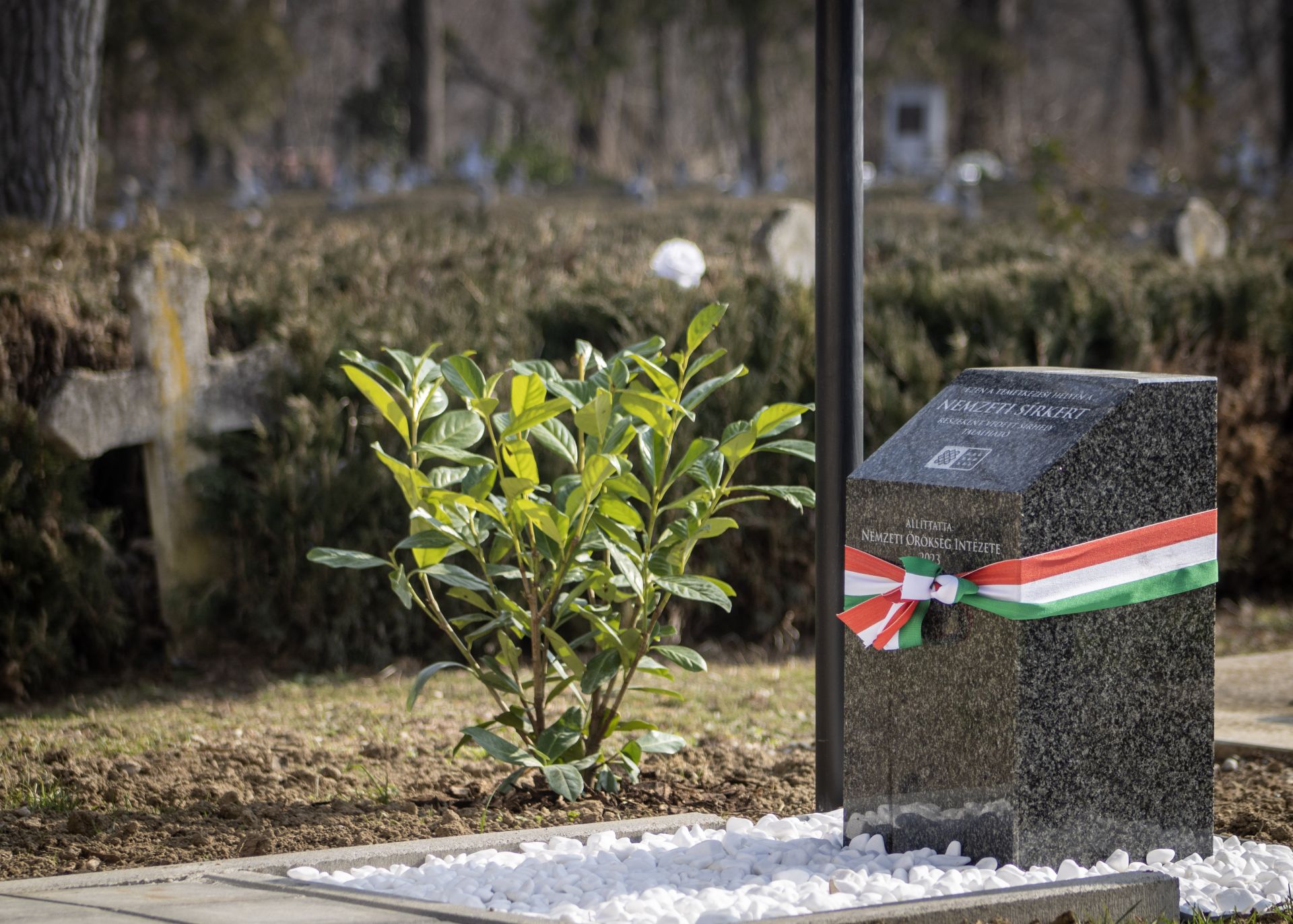 Parcellakövet és emléktáblát avattunk Pannonhalmán a Kommunista diktatúrák áldozatainak emléknapján