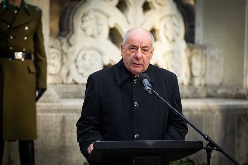 Dr. Sulyok Tamás beszéde Jókai Mór születésének 200. évfordulóján