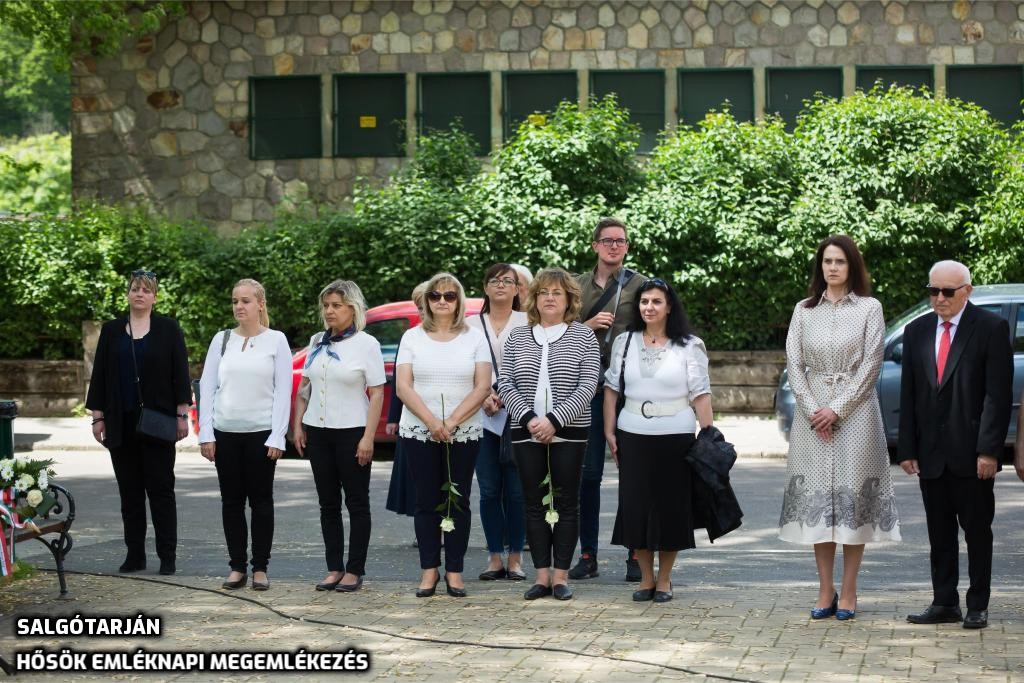 A hősökre emlékeztek országszerte a NÖRI felhívására