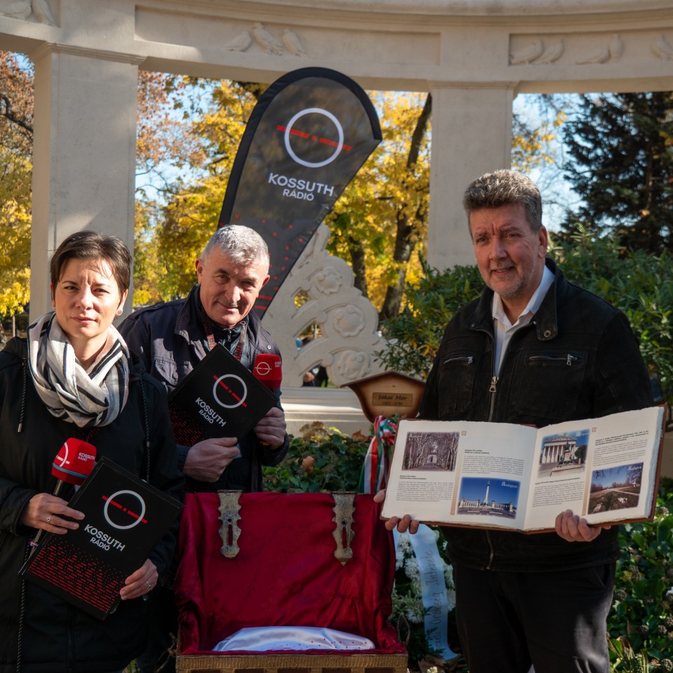 Országjáró a Fiumei úti sírkertben
