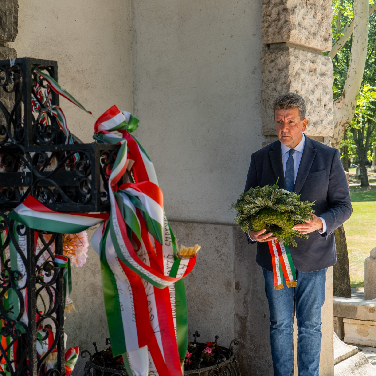 A magyar honvédelem hősei előtt tisztelgett a Nemzeti Örökség Intézete a Fiumei úti sírkertben