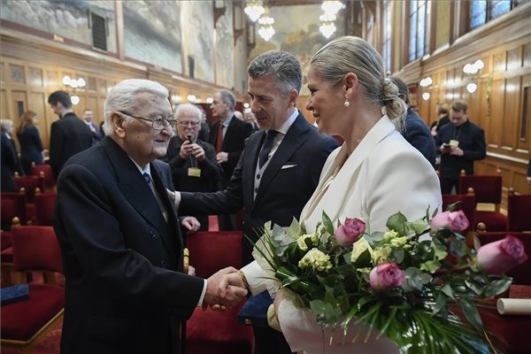2023 - Dr. Boross Péter, Rákay Philip és Wieber Orsolya