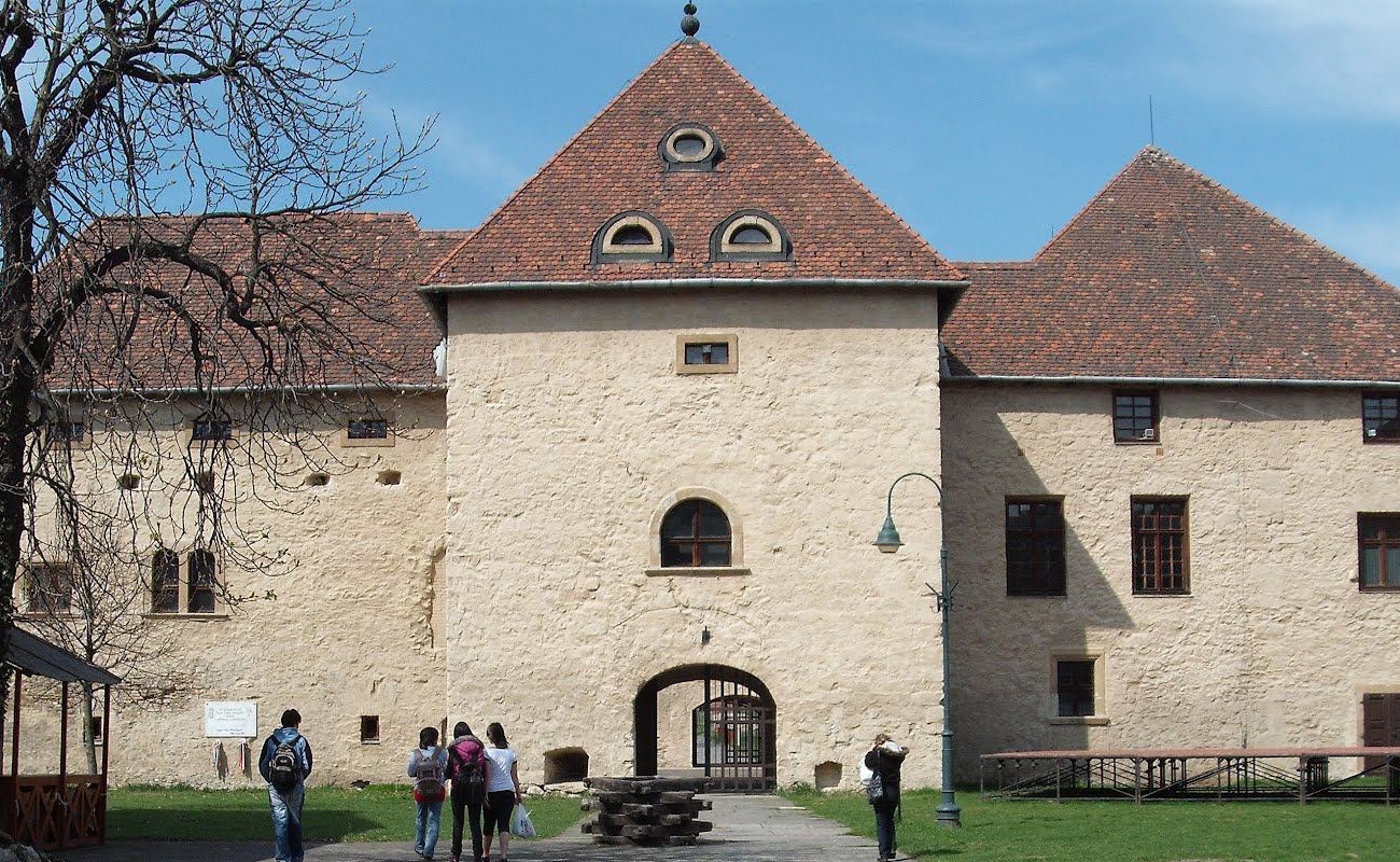 Szerencs, vár és református templom